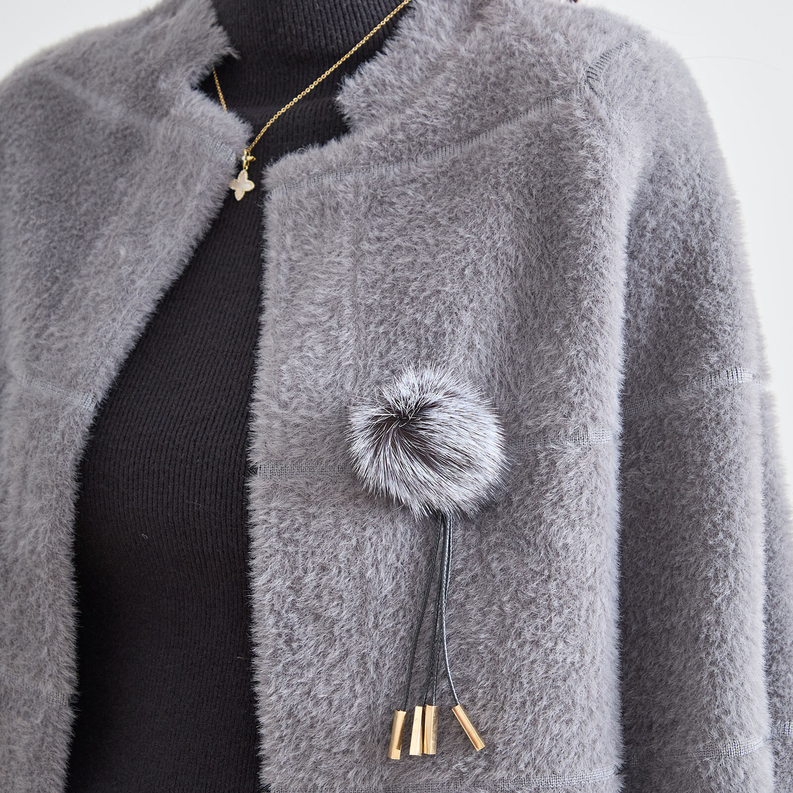 【レディース】コサージュ付きふわふわニットショートコート