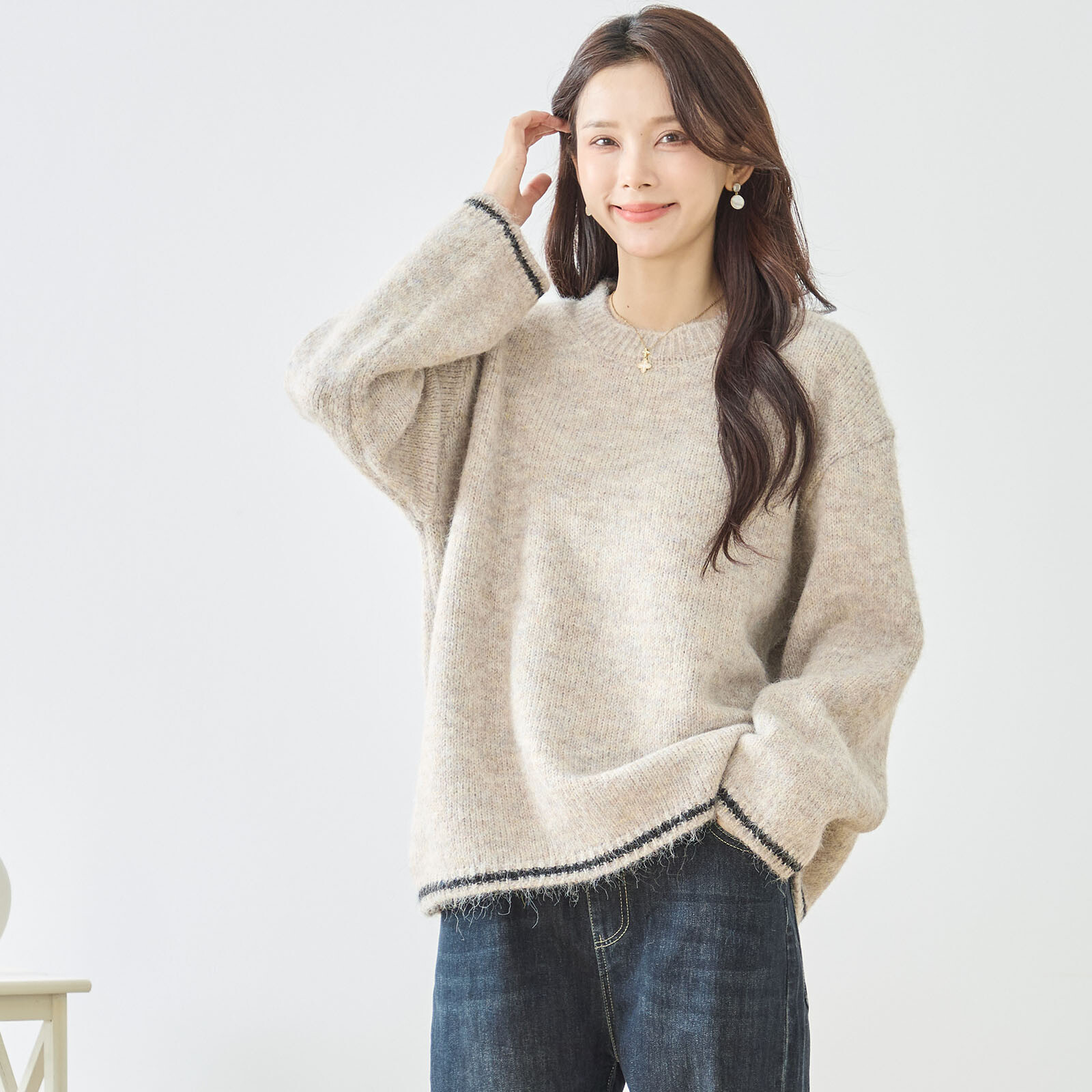 【レディース】【L~LL】裾、袖ライン入りゆったりセーター