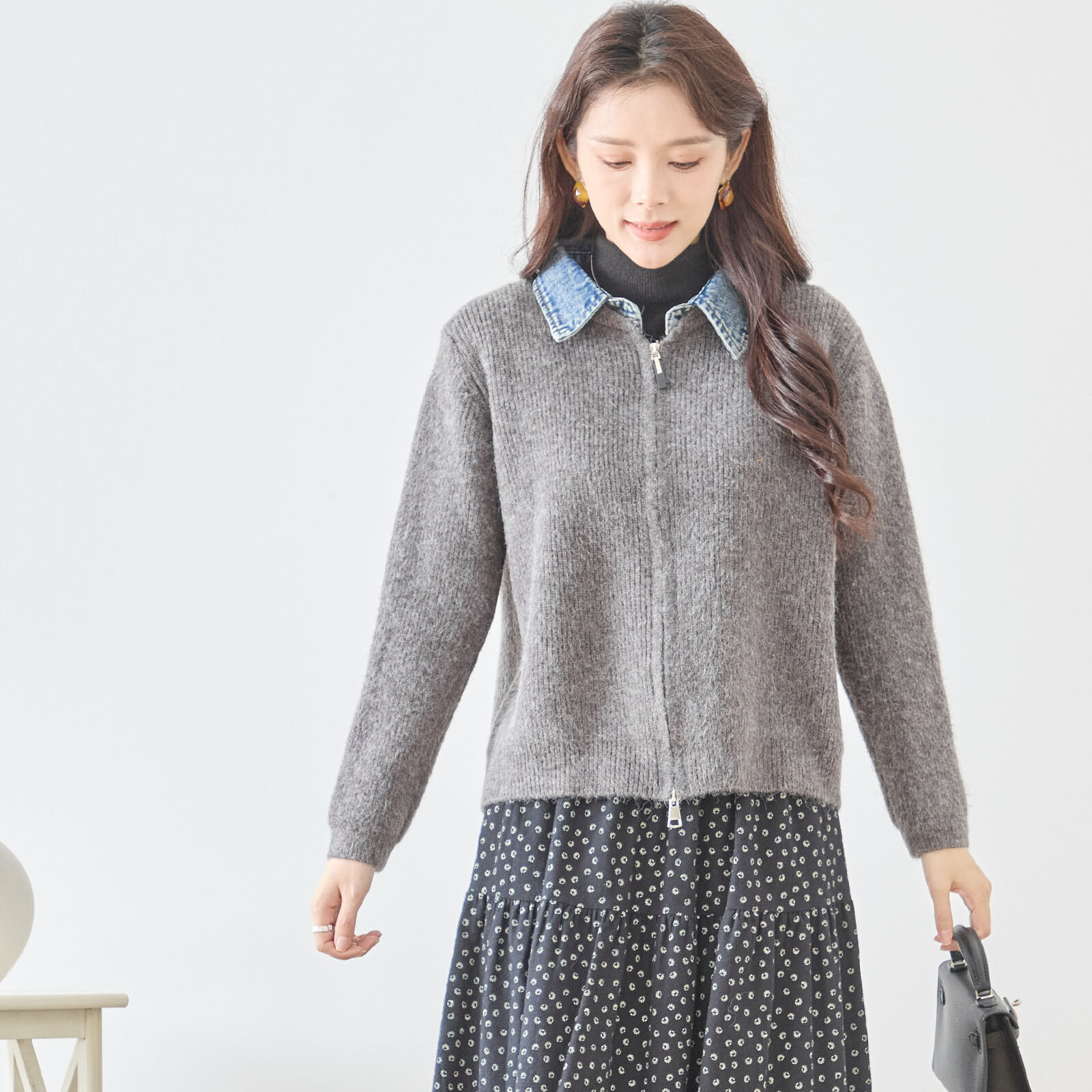 レディース】デニム衿前ファスナーニットカーデ