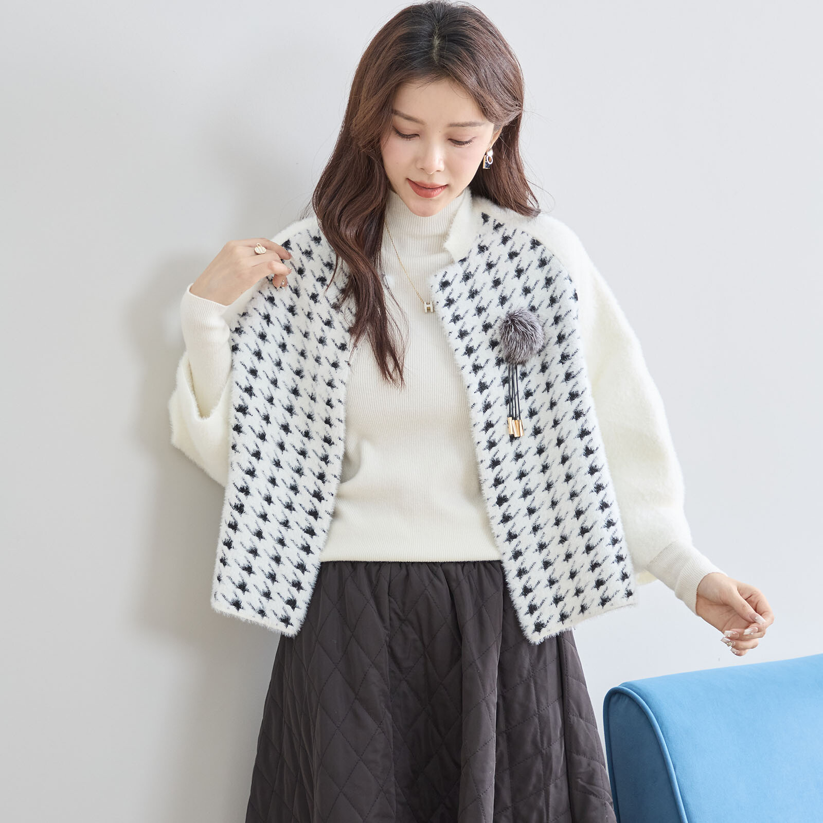【レディース】千鳥柄ファー使いニットショートジャケット