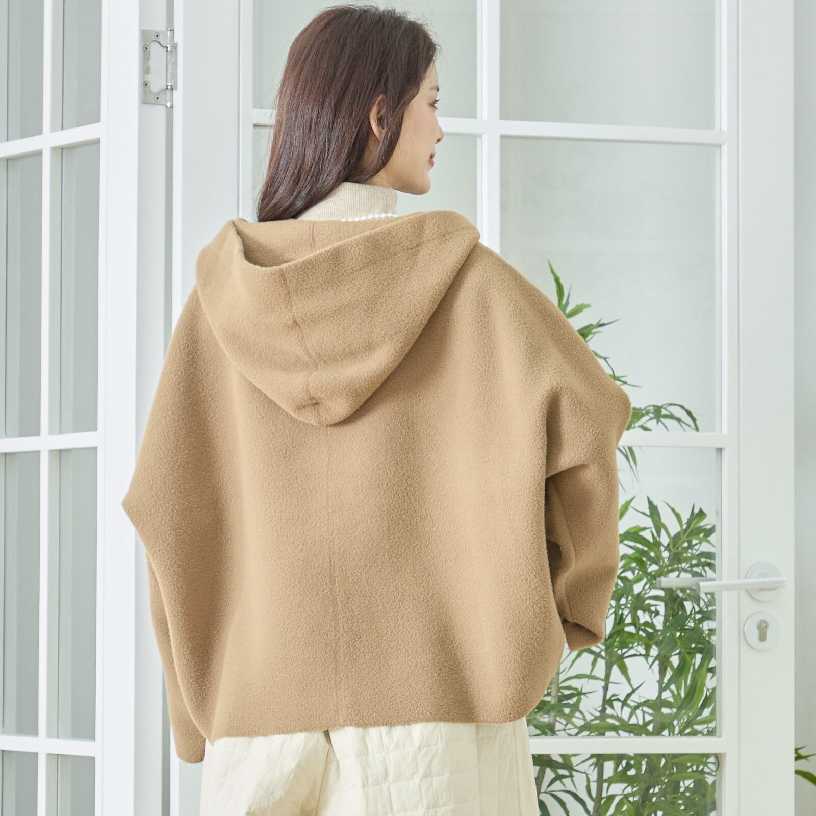 レディース】圧縮ニットワンポイントプレートフードブルゾン