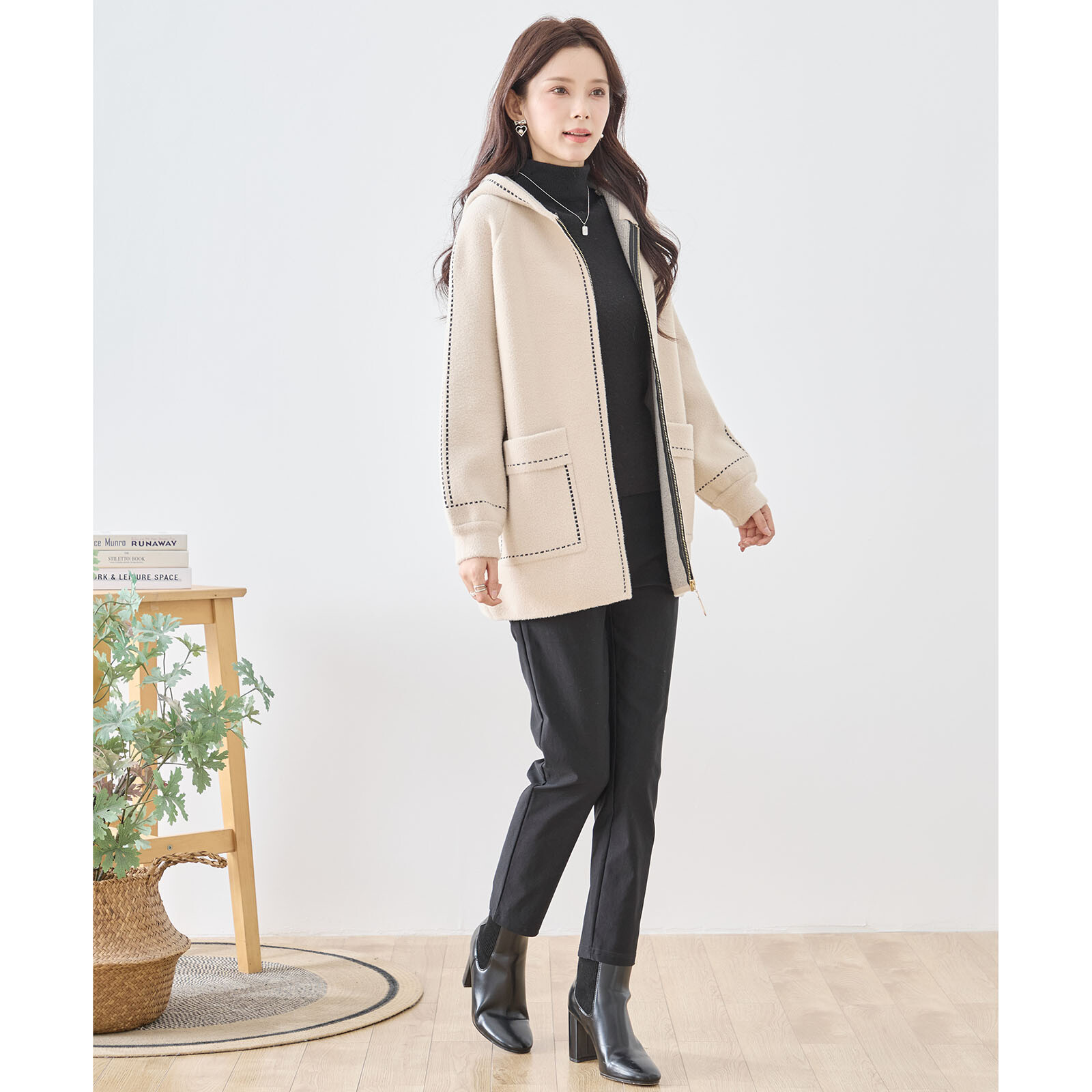 【レディース】ステッチ使いフード付きジャケット