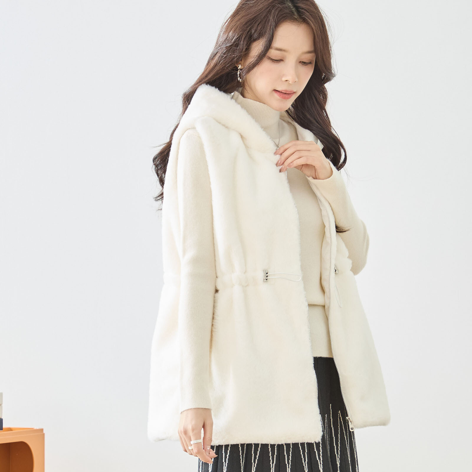 【レディース】フード付きファーベスト