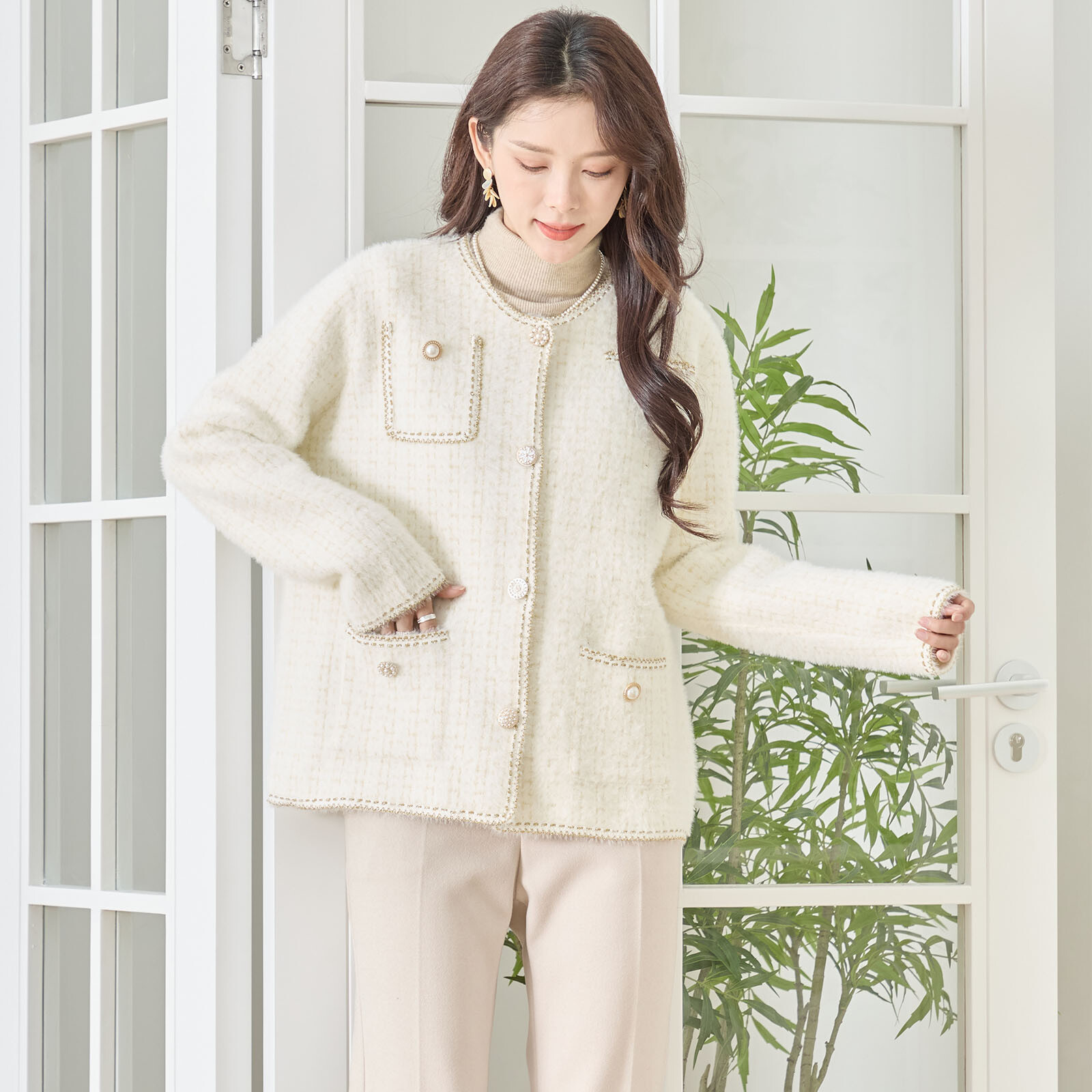 【レディース】パール風&ラメステッチ使いジャケット