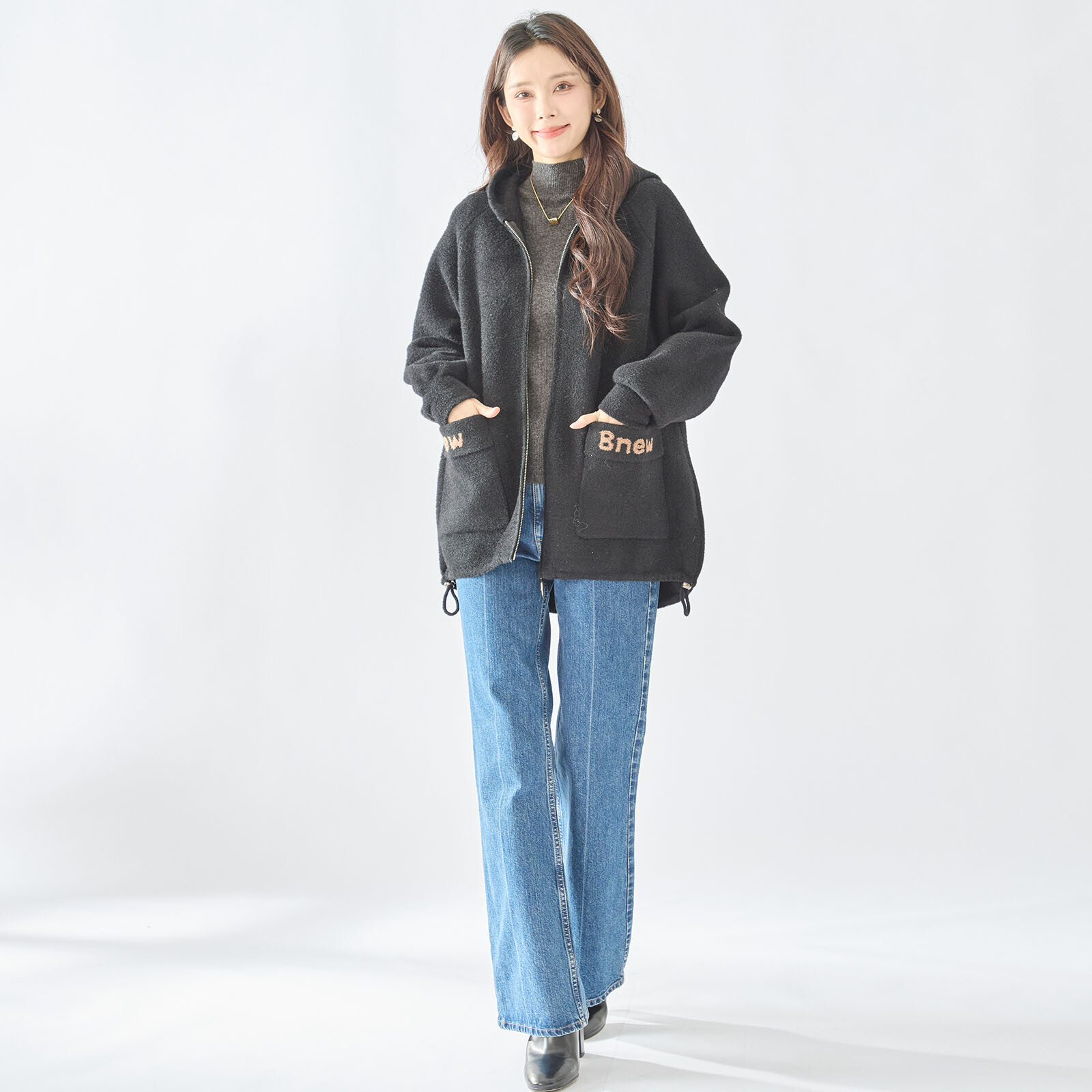 【レディース】バックくまビジュー使いフード付きブルゾン