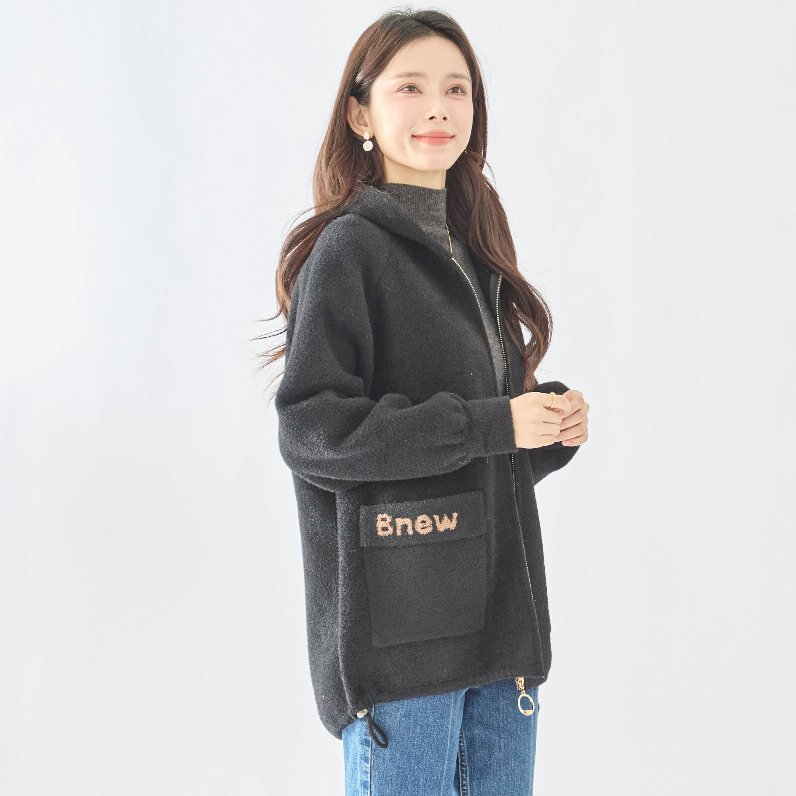 【レディース】バックくまビジュー使いフード付きブルゾン