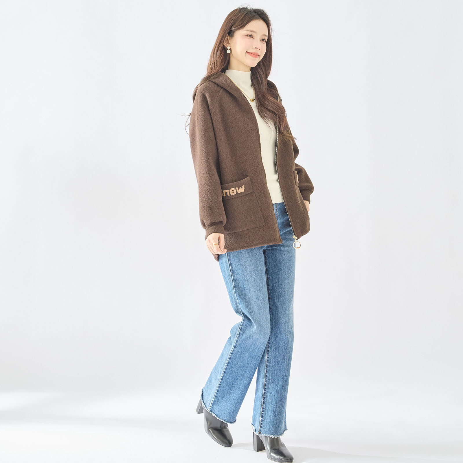 【レディース】バックくまビジュー使いフード付きブルゾン