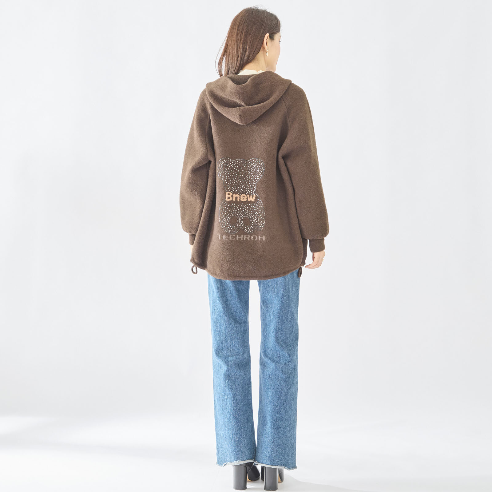 【レディース】バックくまビジュー使いフード付きブルゾン