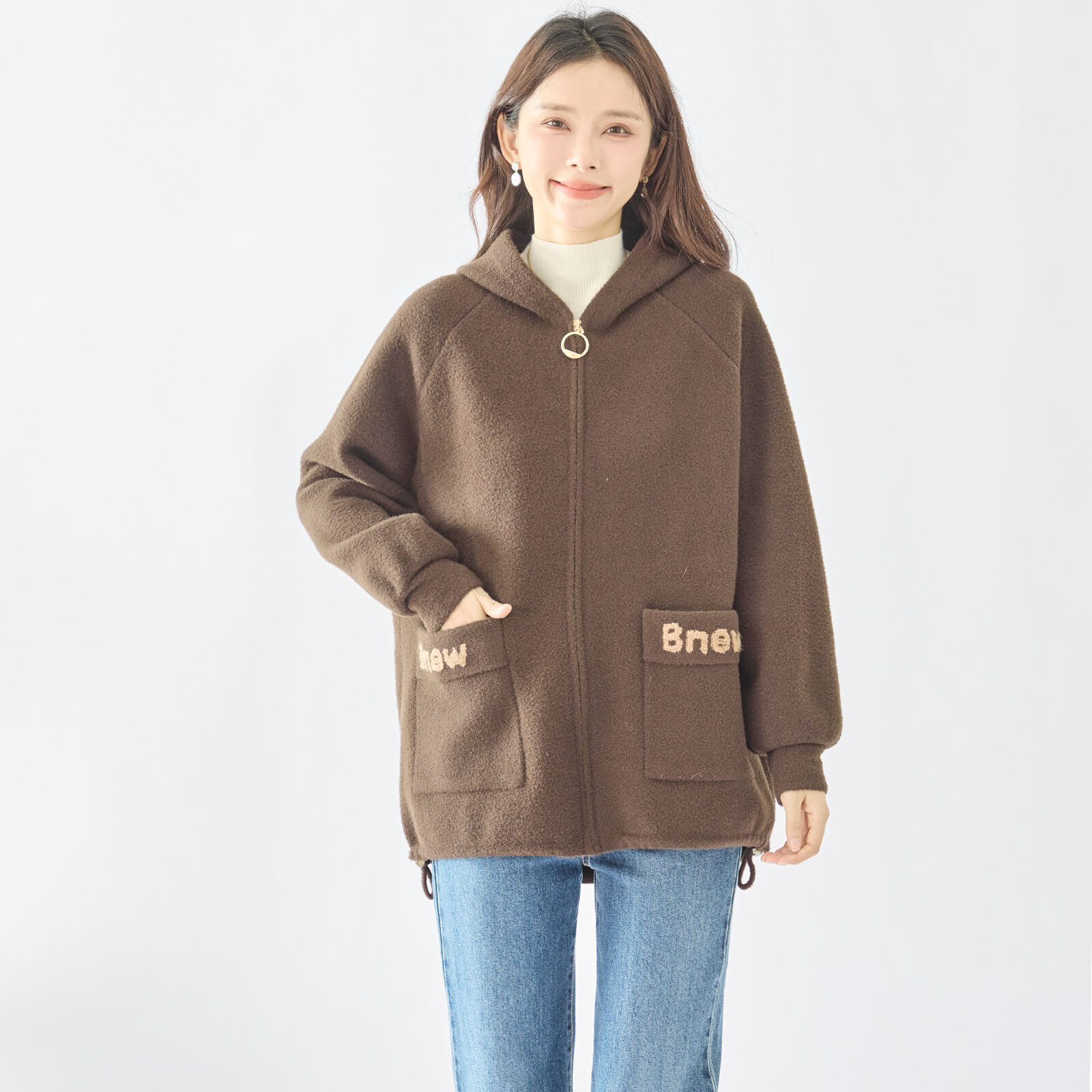 【レディース】バックくまビジュー使いフード付きブルゾン