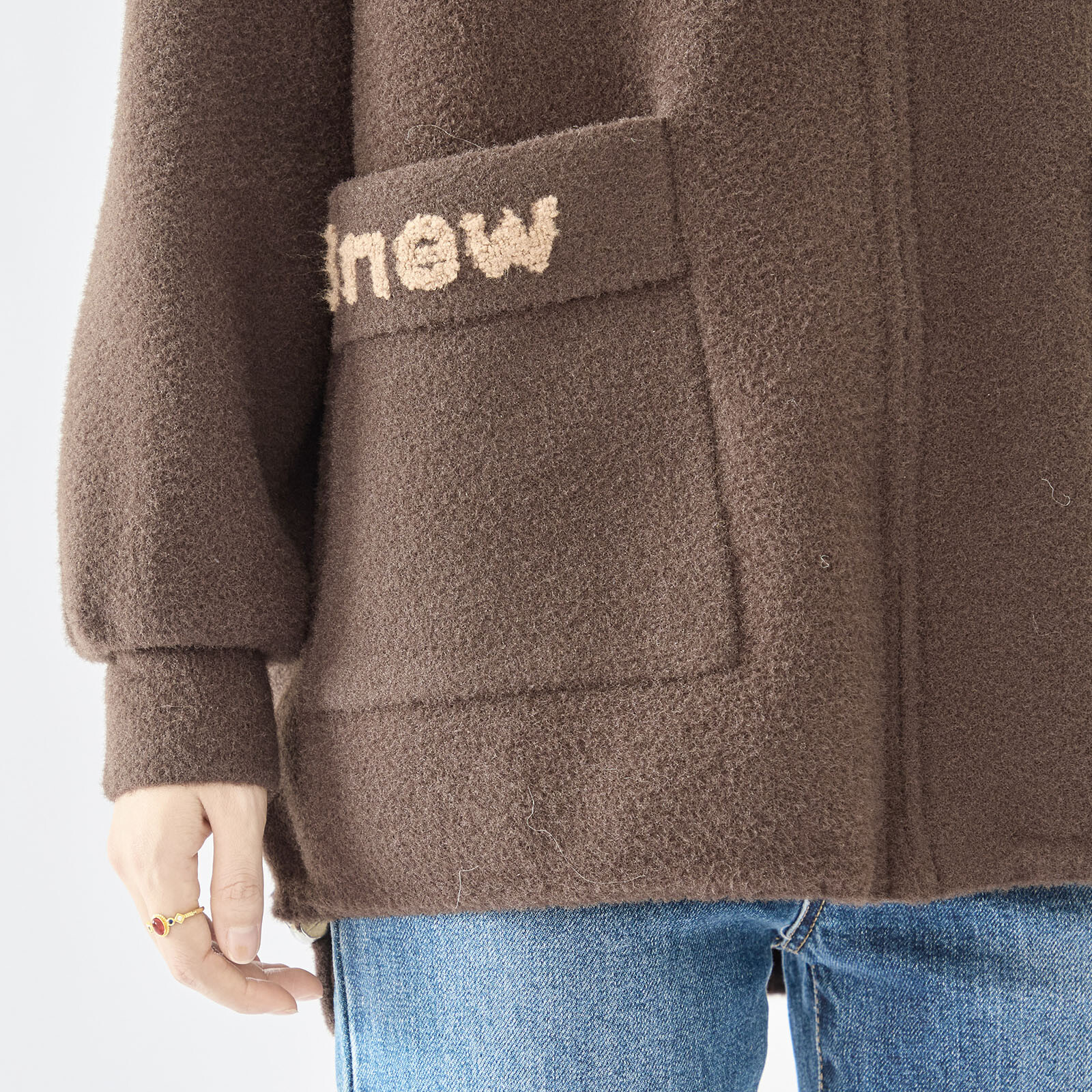 【レディース】バックくまビジュー使いフード付きブルゾン