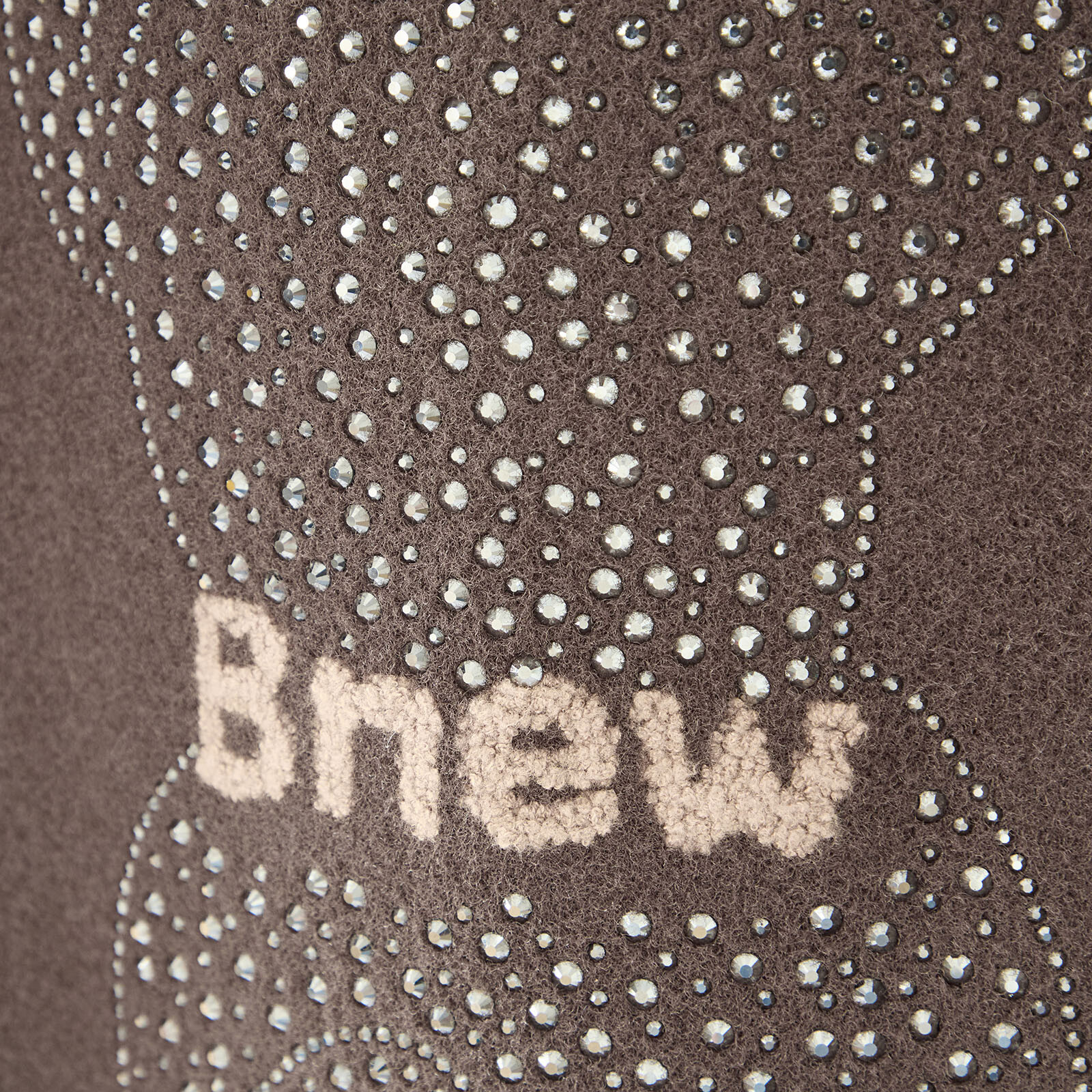 【レディース】バックくまビジュー使いフード付きブルゾン